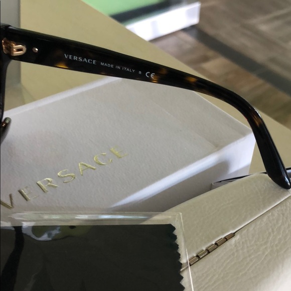 Authentic Versace sunglasses - Picture 4 of 4